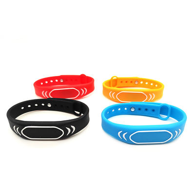 Προσαρμόστε τη σιλικόνη Wristband NFC για τις πανεπιστημιουπόλεις/τα λούνα παρκ