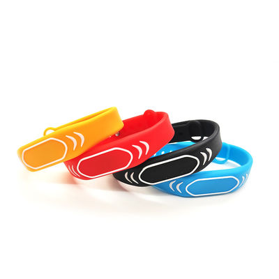 Προσαρμόστε τη σιλικόνη Wristband NFC για τις πανεπιστημιουπόλεις/τα λούνα παρκ