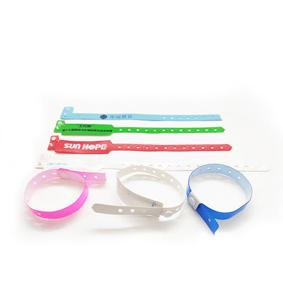 Προσαρμόστε το βραχιόλι ετικεττών PVC Wristband RFID RFID με πολλά χρώματα